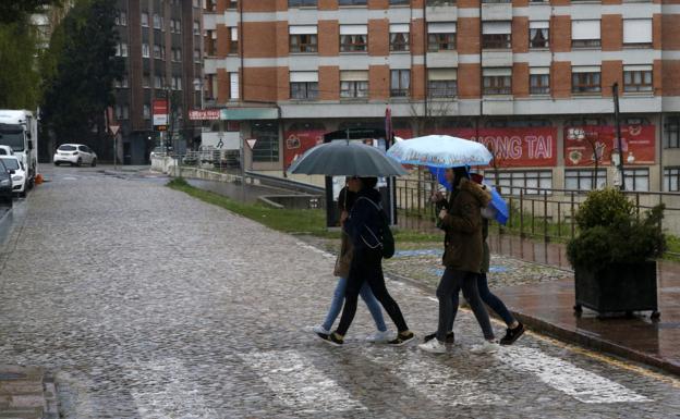 Herido un niño de siete años en Grado tras ser atropellado al cruzar la